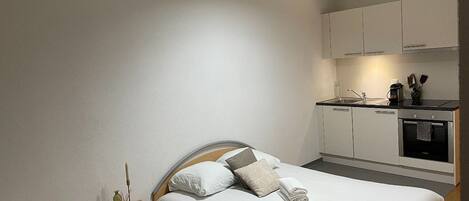 1 多间卧室、熨斗/熨衣板、WiFi、床单