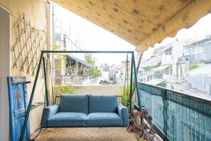 Terrace/patio - Twin Heights: A Retro Home for 3 (Athina)