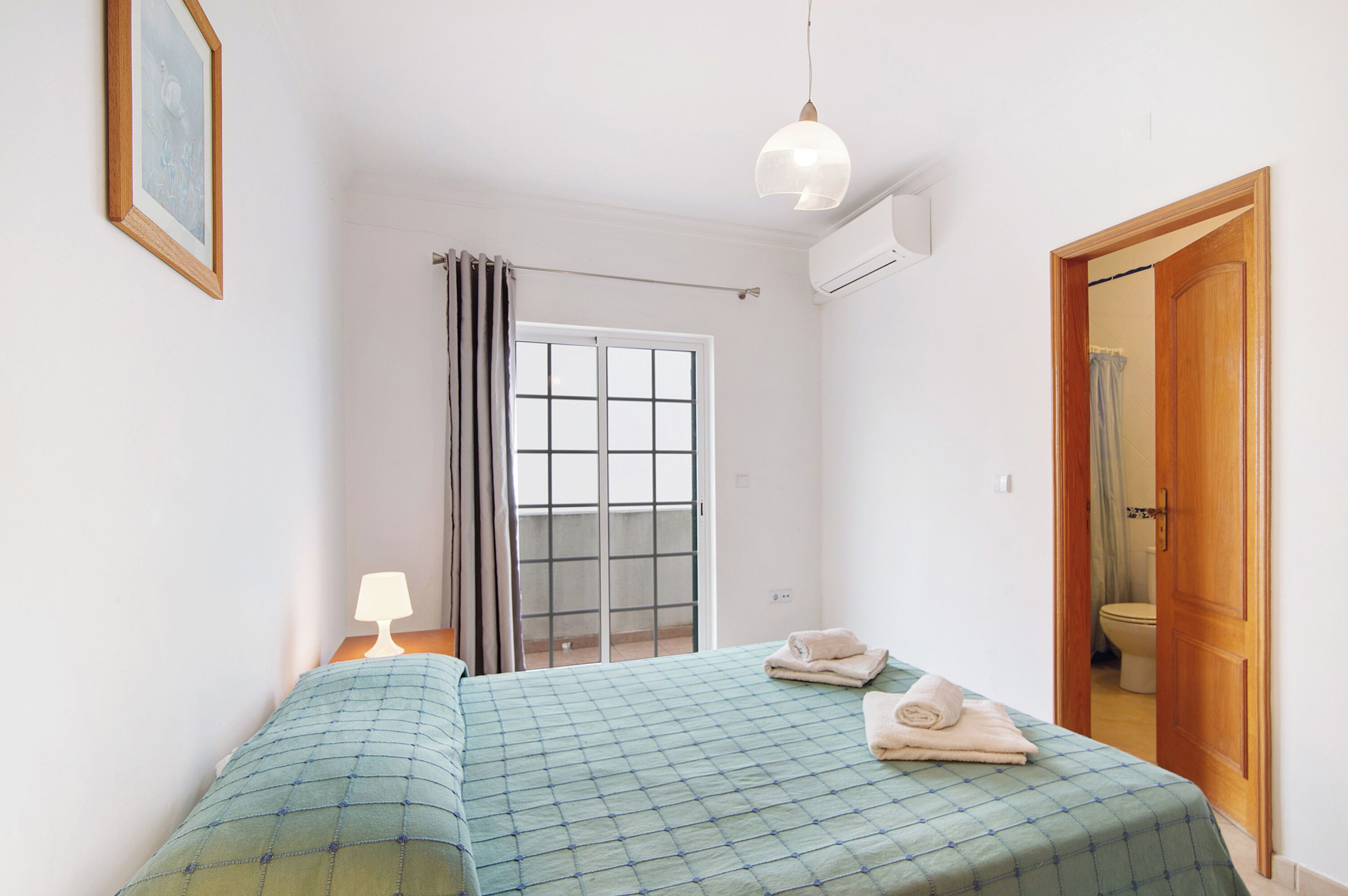 2 bedrooms, bed sheets