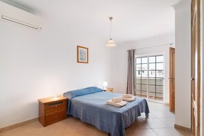 2 dormitorios y ropa de cama