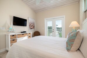 5 bedrooms, iron/ironing board, free WiFi, bed sheets - Sailfish Villa, Steps from the Sand! (Holmes Beach)