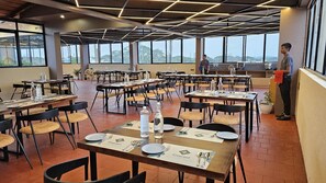 Restaurant - Emerald Urban Comforts (Mysore)