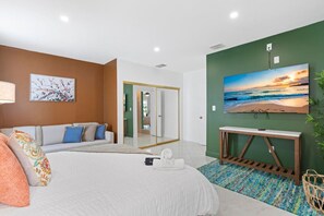 3 bedrooms, desk, iron/ironing board, travel cot - Ibiza  · Casa Ibiza - Pool Spa, BBQ and Free Parking (Miami)