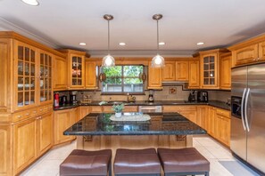 Microwave, oven, stovetop, coffee/tea maker