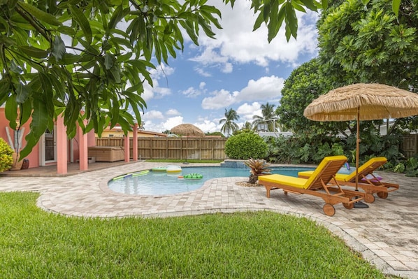 Pool - Beach-Style Pool • Family Stay • Near Airport (Miami)