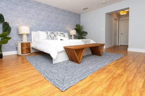 5 bedrooms, desk, iron/ironing board, travel cot - Bora Bora Relax Heaven - Pool- BBQ - Fits 12 (Miami)