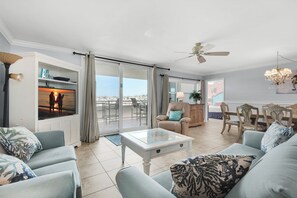 Smart TV - Snowbird Deals Jan Feb! Gulf Front~Views~Pool~Beach Service~3BR Nautilus 1102 (Fort Walton Beach)