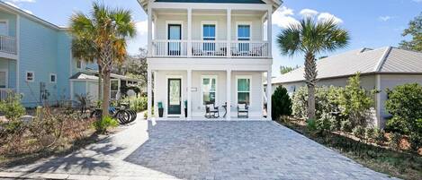 المنشأة من الخارج