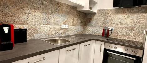 Kühlschrank, Ofen, Herdplatte, Geschirrspüler