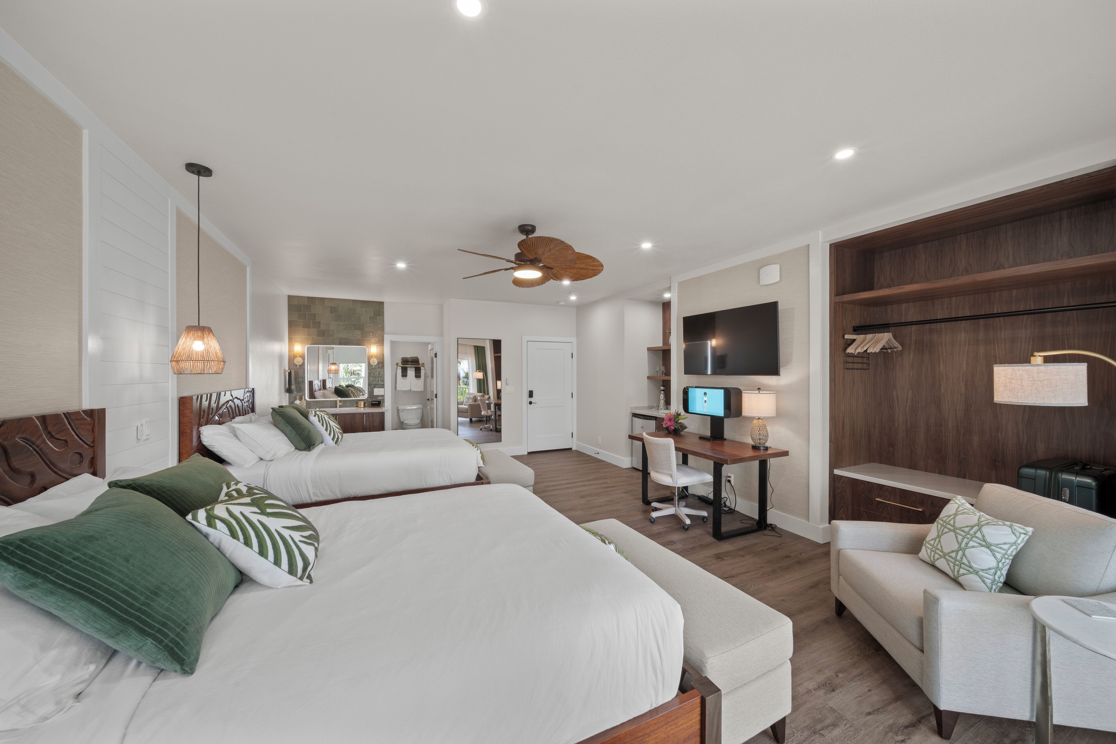 Suite, 2 Double Beds | Premium bedding, down comforters, Tempur-Pedic beds, in-room safe