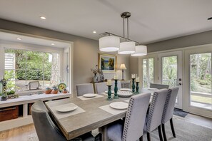 Dining - 7 Cannon Row-Dog-Friendly,  New Pool (25 ft x 10 ft) & 705 Yards to the beach (Hilton Head Island)