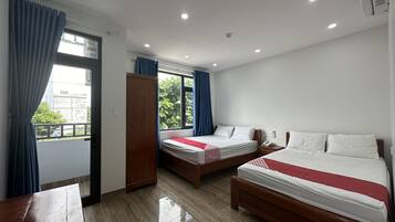 Quadrupla Deluxe | Una scrivania, Wi-Fi gratuito, lenzuola