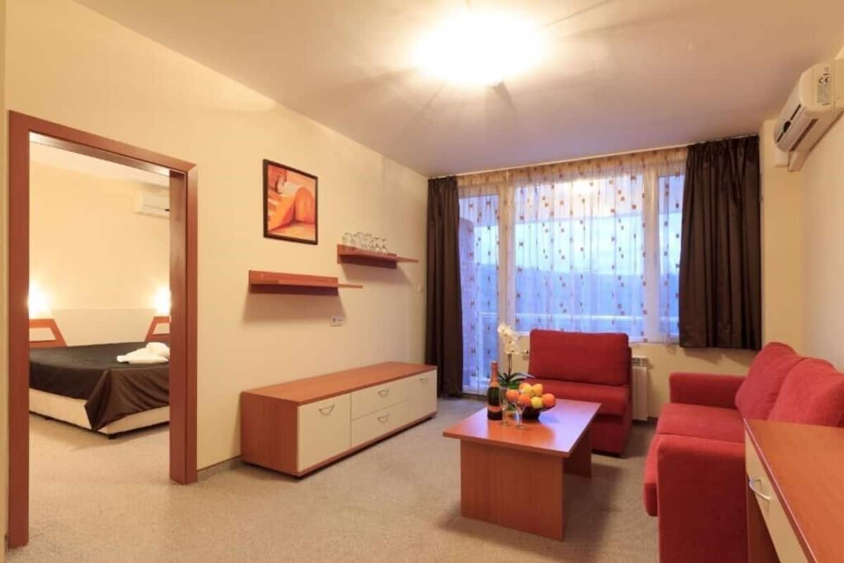 Basic Studio Suite | Hypo-allergenic bedding available, WiFi (free), bed sheets