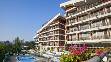 Mặt tiền nơi lưu trú