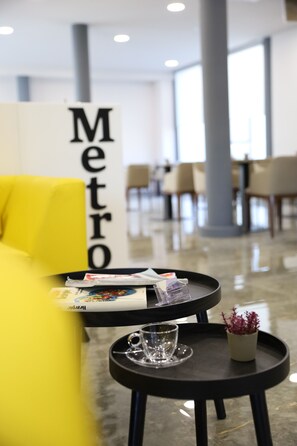 Reception - Metro Hotel Terminal (Farkë)