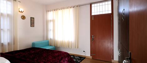 2 bedrooms, WiFi, bed sheets