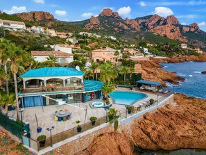 Exterior - Luxurious villa with panoramic view, pool, Jacuzzi, private access to the sea (Saint Raphael)