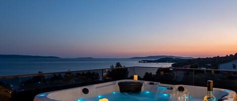 Bain à remous extérieur