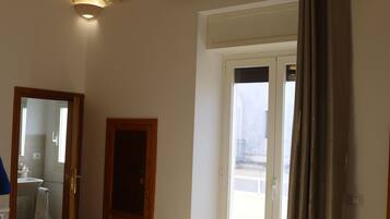 1 Schlafzimmer, Bügeleisen/Bügelbrett, Bettwäsche