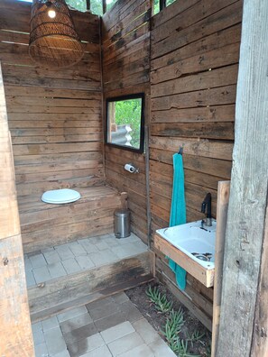 Sauna - Discover a serene Gourits River glamping retreat at Fisant Kloof Cabin. (Still Bay)