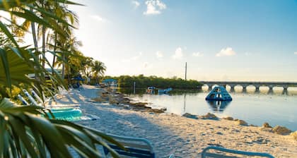 Sugarloaf Key Hotel at KOA Resort