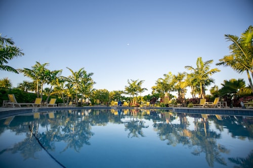 Sugarloaf Key Hotel at KOA Resort