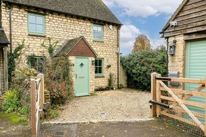 Exterior - Stunning 3BD Oxfordshire Cottage in Enstone (Enstone)