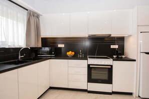 Fridge, toaster, toaster oven, freezer - Utopia Residences by Checkin (Hersonissos)