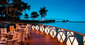 Outdoor dining - The Grand Mayan Nuevo Vallarta (Nuevo Vallarta)