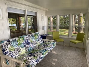 Smart TV, fireplace, stereo