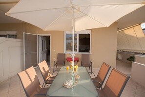 Apartment, 2 Schlafzimmer, Balkon, Gartenblick | Speisen