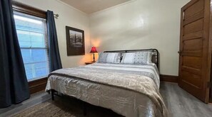 1 bedroom, desk, iron/ironing board, WiFi