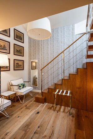 Superior suite | Donsdekens, bedden met traagschuimmatrassen, een minibar