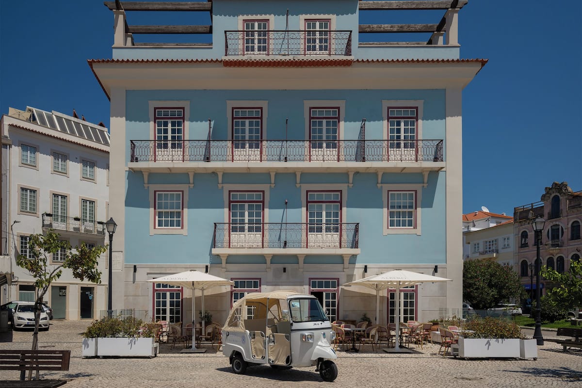 Down duvets, memory-foam beds, minibar, in-room safe