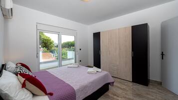 Luxury Apartment | 3 bedrooms, in-room safe, individually furnished, laptop workspace