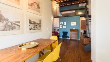 Design Apartment | Private kitchen | Fridge, microwave, oven, stovetop