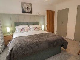 1 bedroom, individually decorated, individually furnished, free WiFi