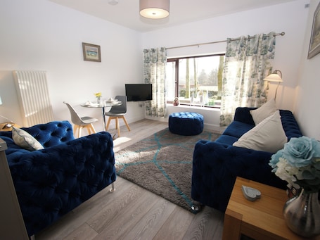 Cottage | Living area