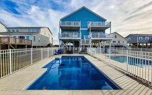 Pool - The Tides That Bind': Coastal Escape with Pool (North Topsail Beach)