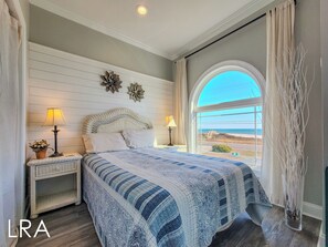 4 bedrooms, Internet, bed sheets - Good Day Sunshine: Pool +Dock +Ocean Views! (North Topsail Beach)