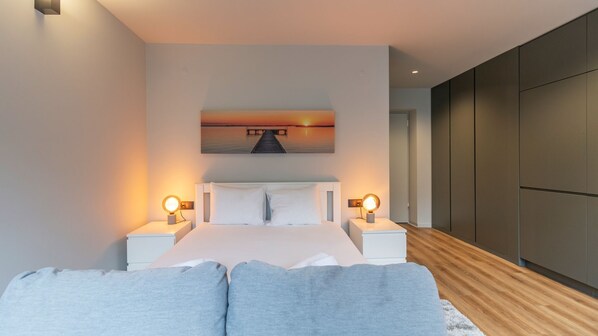 Iron/ironing board, free WiFi, bed sheets - RUAH M - Magnificent Studio by LovelyStay (Vila Nova de Gaia)