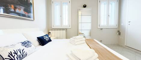 1 camera, ferro/asse da stiro, Wi-Fi gratuito, lenzuola