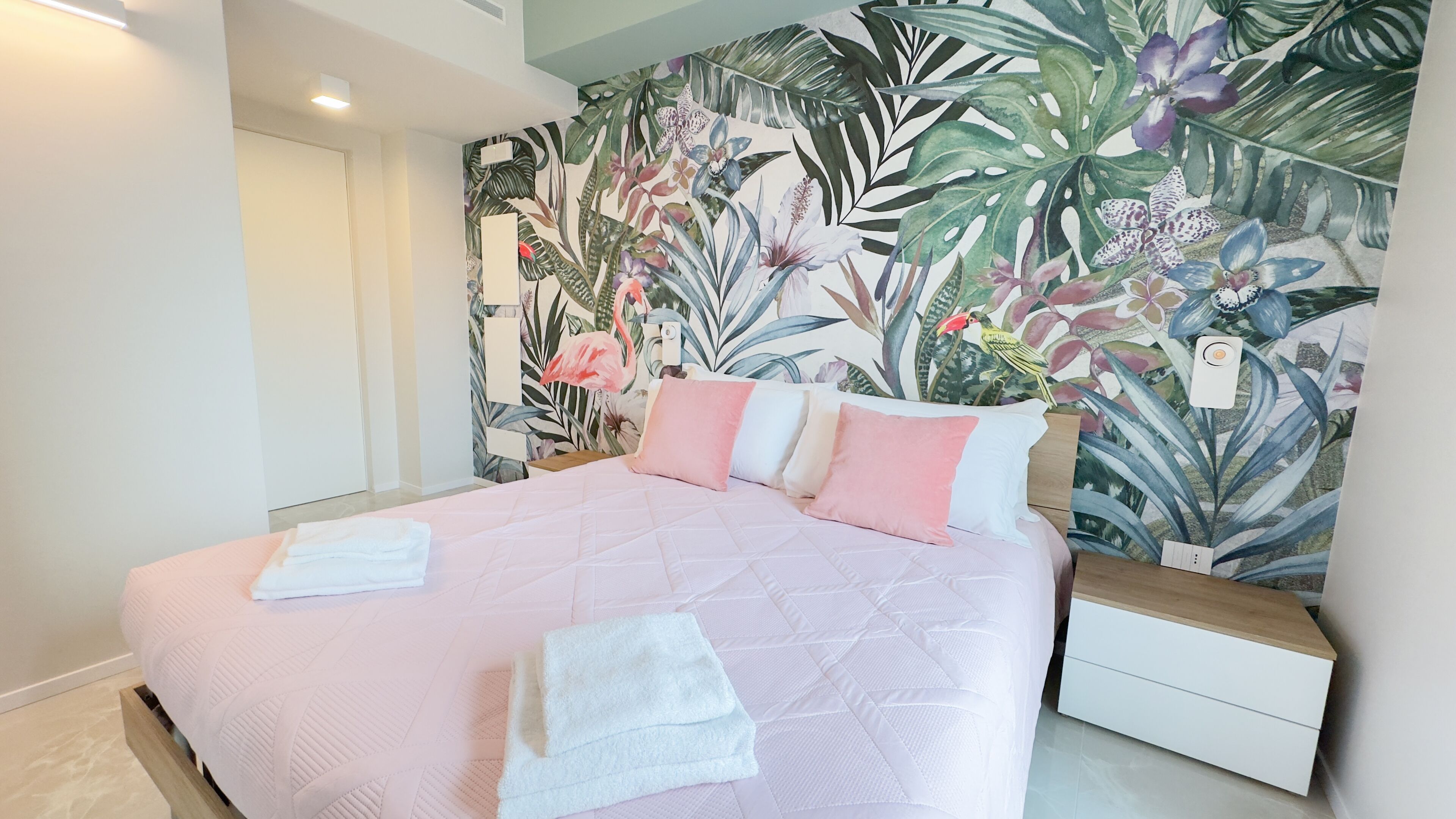 1 bedroom, iron/ironing board, WiFi (free), bed sheets