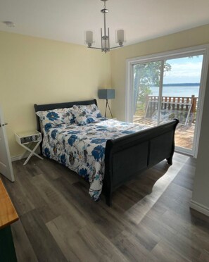 5 عدّة غرف نوم ومكواة/لوح كي وواي فاي وملاءات أسرّة