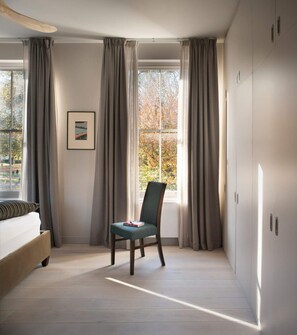 ベーシック ハウス | 3 室のベッドルーム、ノートパソコン用作業スペース、アイロン / アイロン台、ベッドシーツ