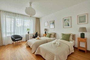 3 bedrooms, desk, iron/ironing board, travel cot