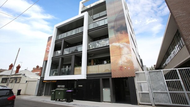 Unclassified image, 1 of 5, button - Quiet 1-bedroom Unit in Richmond w/ Parking! (Richmond)
