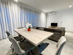 Dining - Azure Serenity Villa (Protaras)