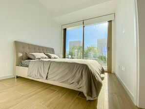 3 bedrooms, iron/ironing board, free WiFi, bed sheets - Azure Serenity Villa (Protaras)