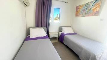 1 slaapkamer, een strijkplank/strijkijzer, gratis wifi, beddengoed